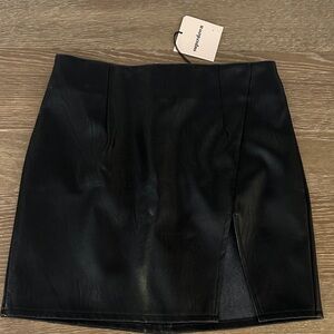 Elegant Black Pencil Skirt